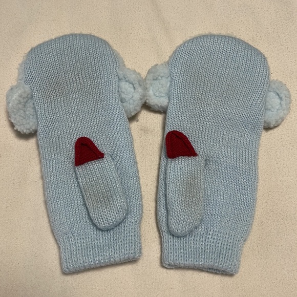 Bear mittens* - Picture 2 of 4